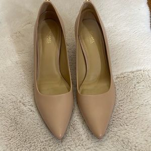 Michael kors pumps